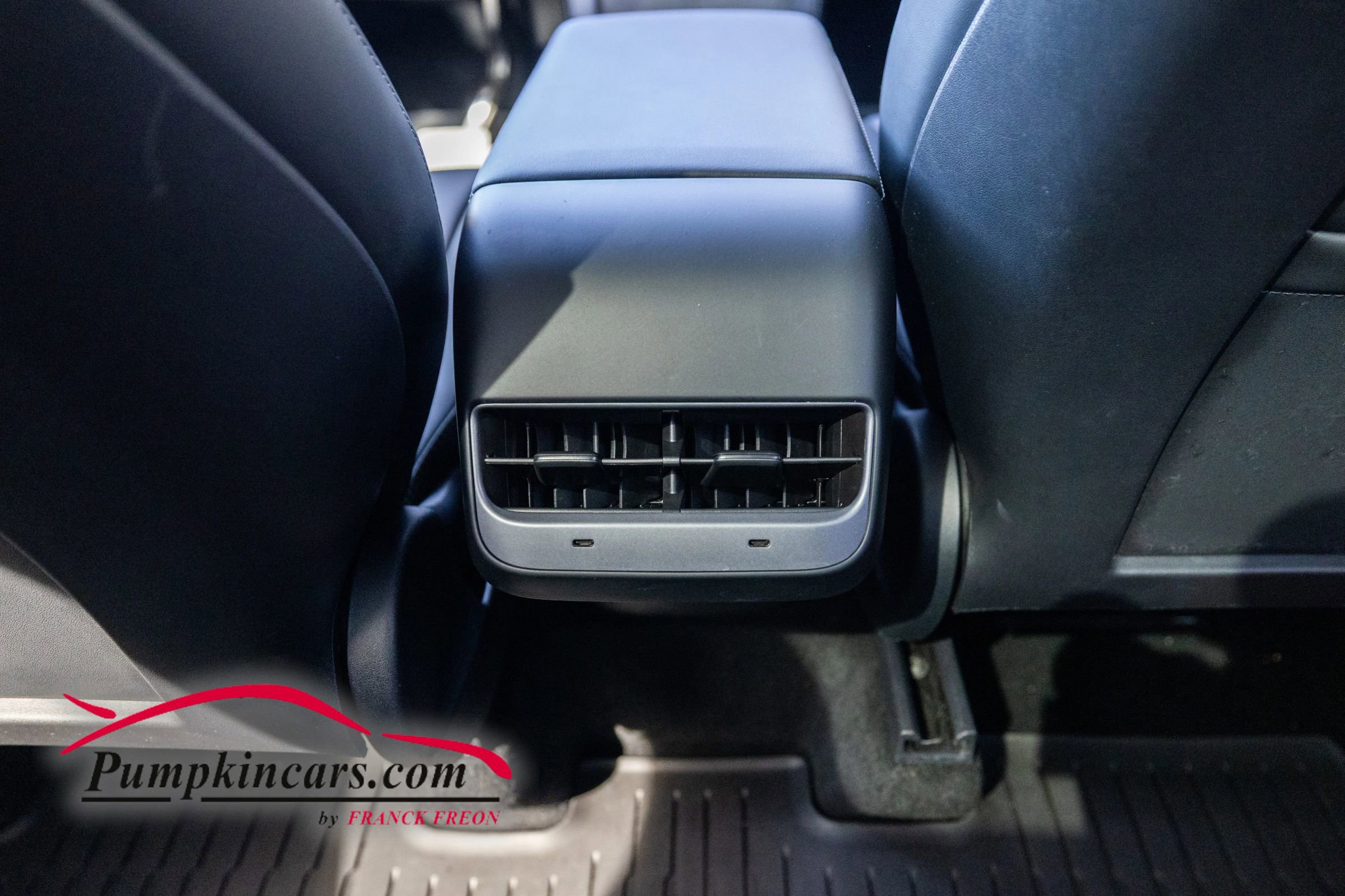 Used 2022 Tesla Model Y Long Range image 28