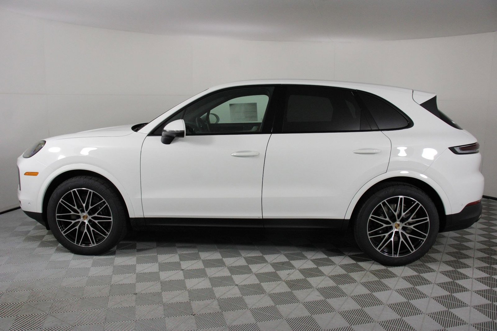 New 2026 Porsche Cayenne AWD/4WD image 2