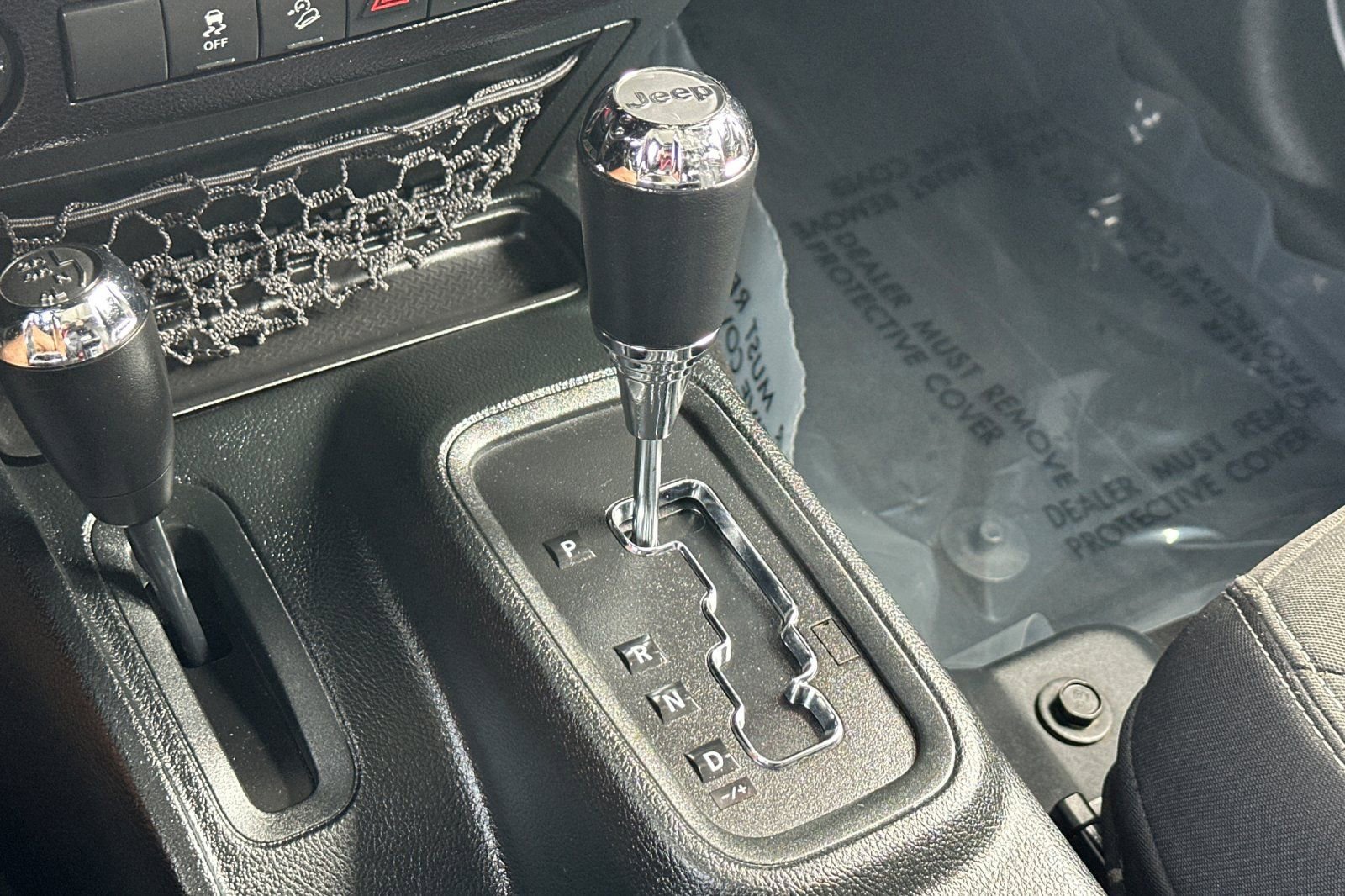 Used 2018 Jeep Wrangler Unlimited Rubicon w/ Connectivity Group AWD/4WD image 21