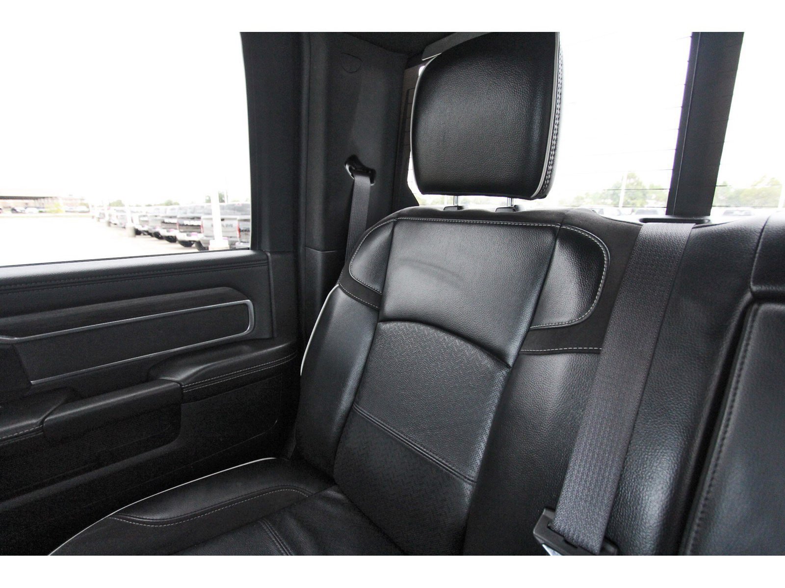 Used 2025 RAM 2500 Laramie w/ Sport Appearance Package AWD/4WD image 14