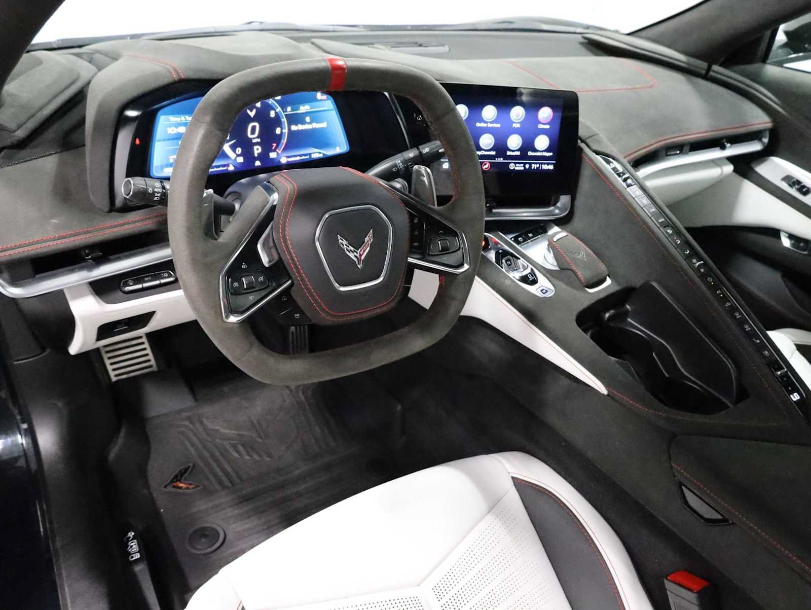 Used 2023 Chevrolet Corvette Stingray Premium Conv w/ Z51 Performance Package RWD image 4
