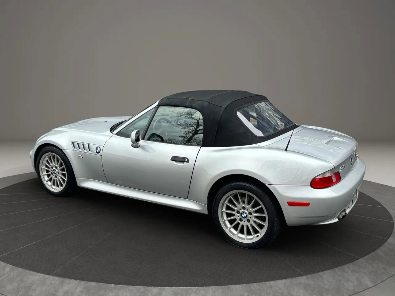 Used 2002 BMW Z3 3.0i image 12