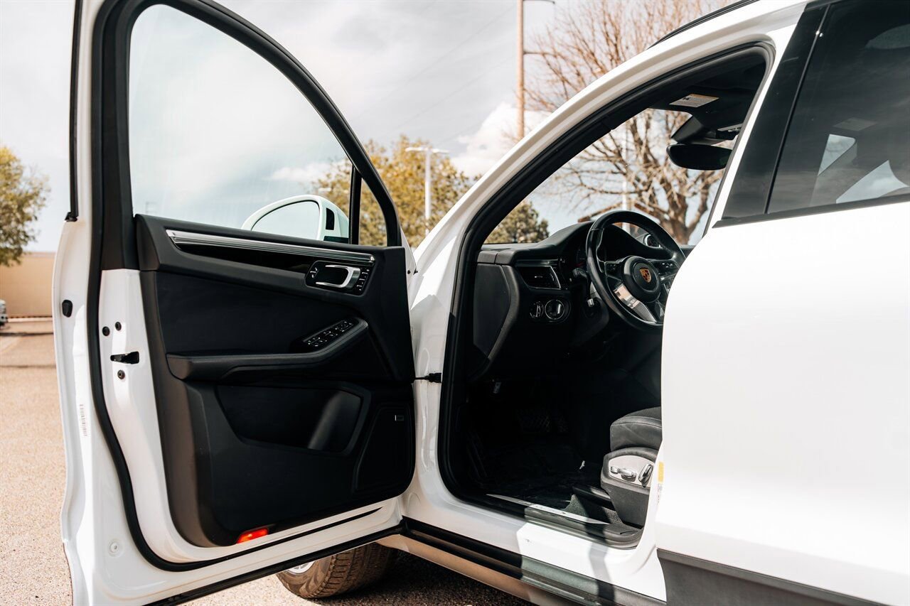 Used 2018 Porsche Macan S image 13