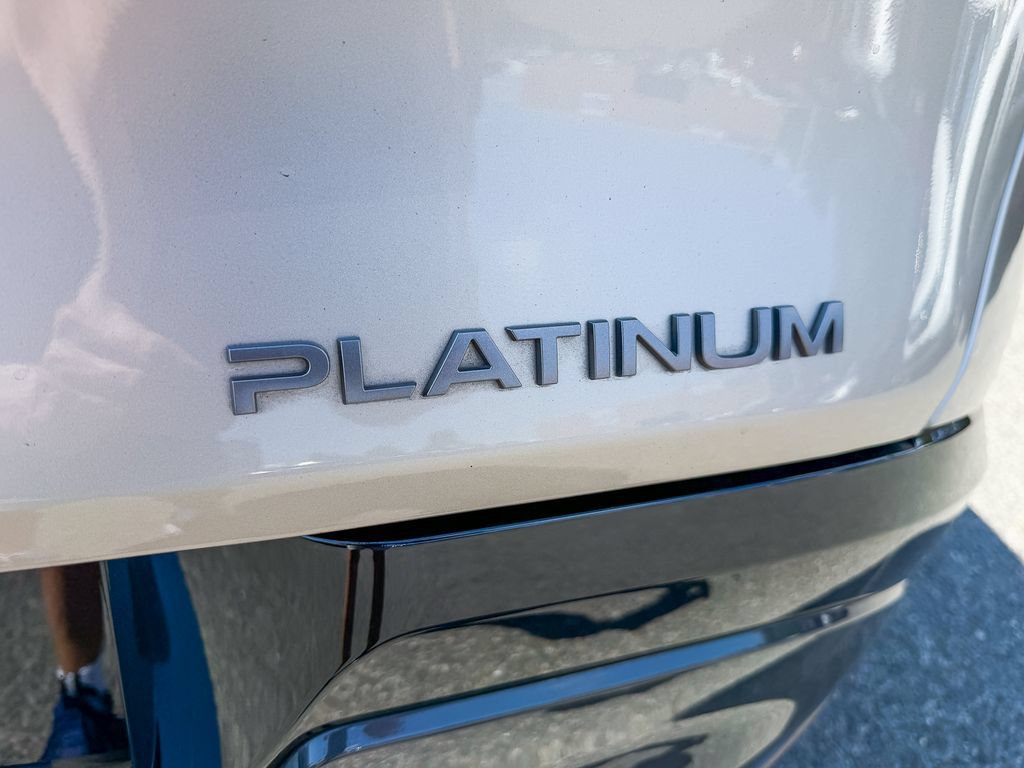 Certified 2025 Nissan Murano Platinum w/ Cargo Package AWD/4WD image 7