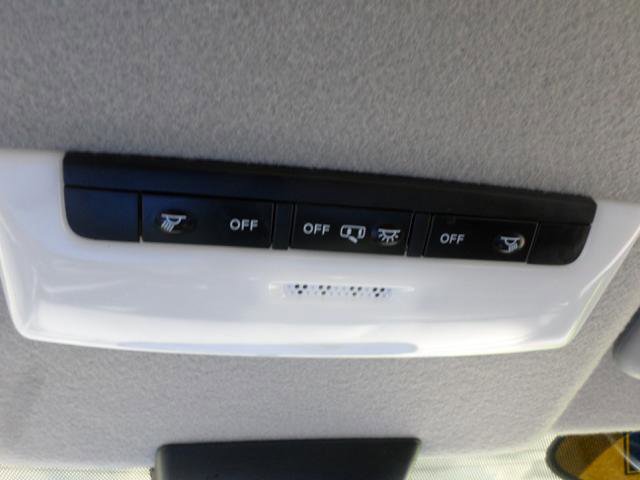 Used 2021 Nissan Kicks SR image 23