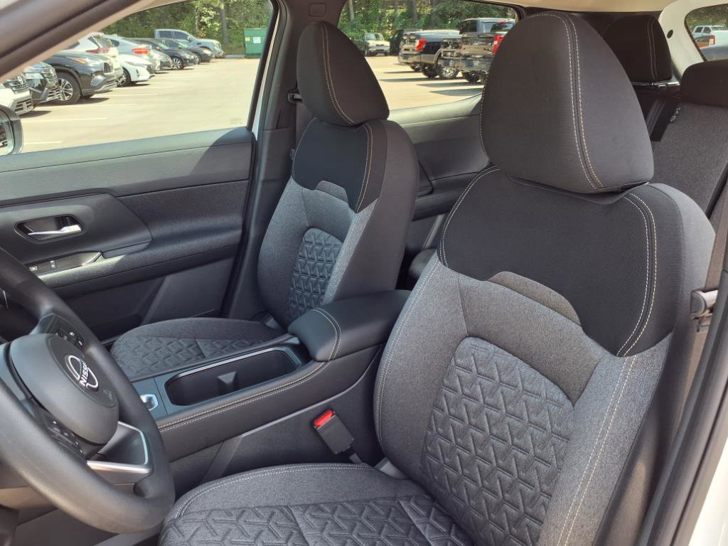 New 2025 Nissan Kicks SV w/ SV Premium Package image 13