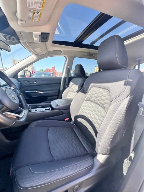 Certified 2022 Nissan Pathfinder SV w/ SV Premium Package image 24