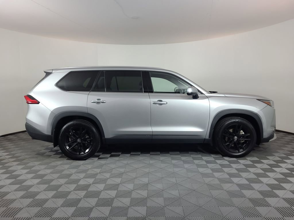 Used 2024 Toyota Grand Highlander AWD Hybrid image 2
