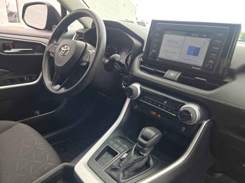 Used 2021 Toyota RAV4 XLE FWD image 7