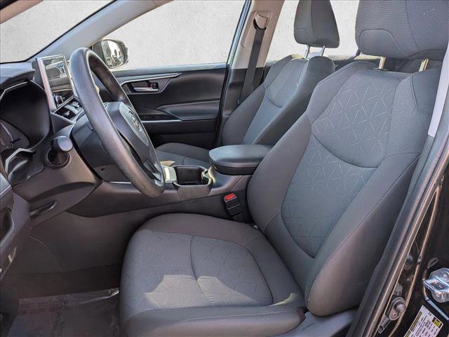 Used 2025 Toyota RAV4 XLE FWD image 15