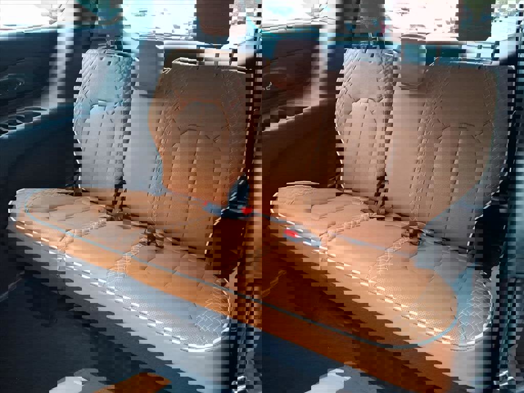 New 2026 Chrysler Pacifica Pinnacle image 7