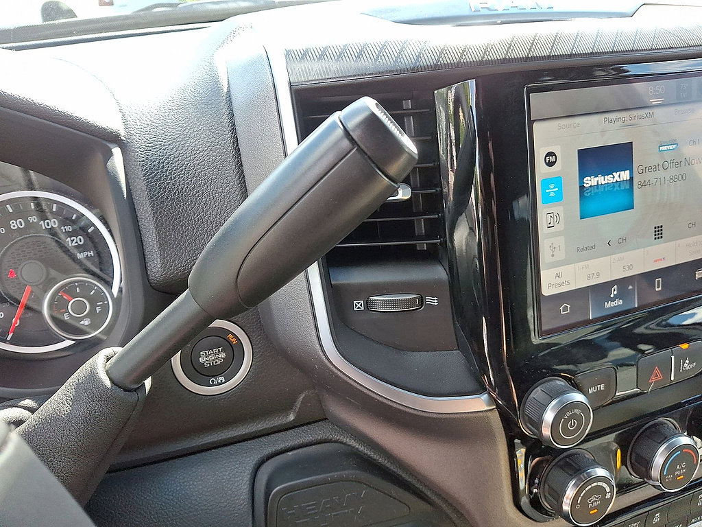 Used 2025 RAM 5500 4x4 Crew Cab image 4