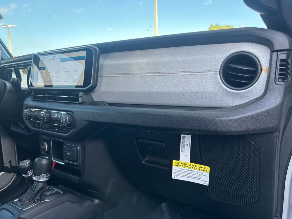 Certified 2024 Jeep Gladiator Sport image 24