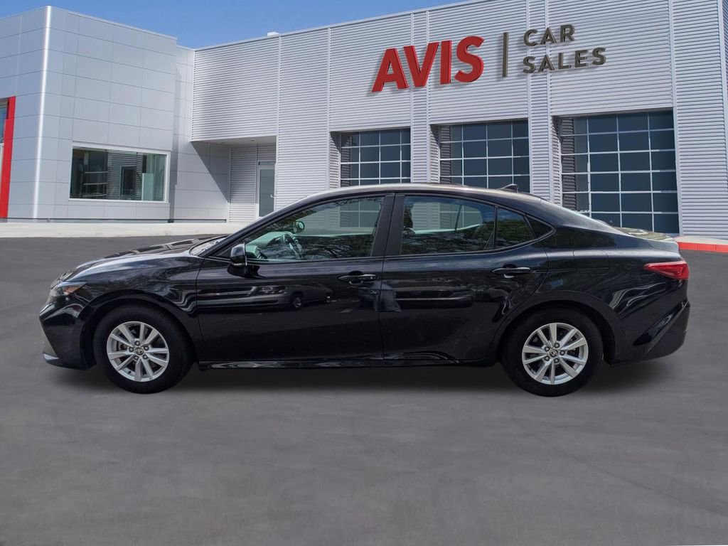 Used 2025 Toyota Camry LE image 10