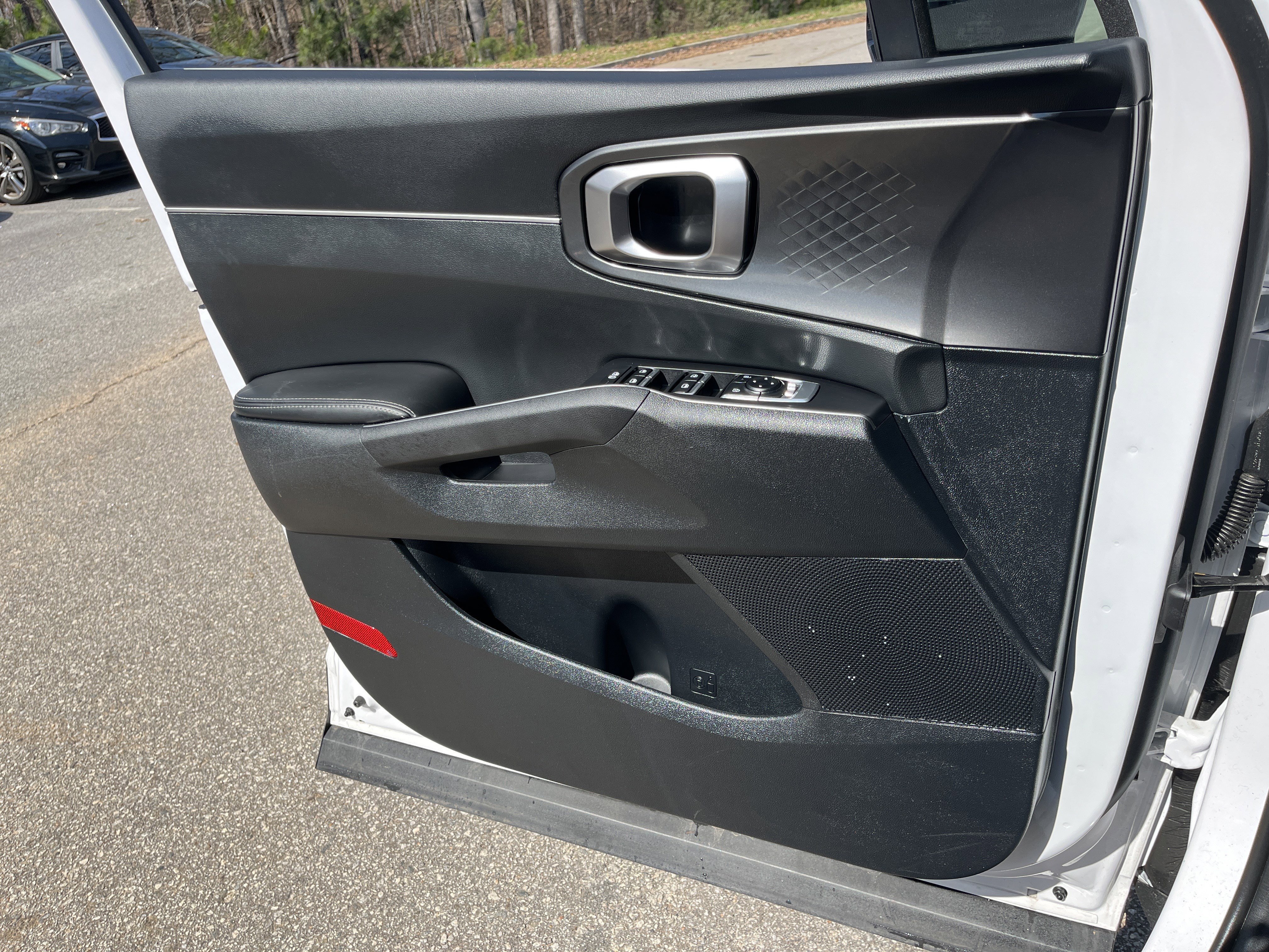 Certified 2025 Kia Sorento EX w/ Panoramic Sunroof Package image 16