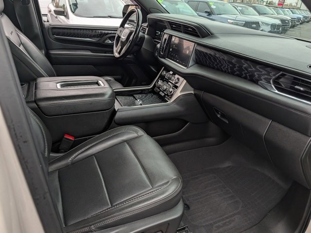 Used 2022 GMC Yukon XL Denali w/ Denali Ultimate Package image 23