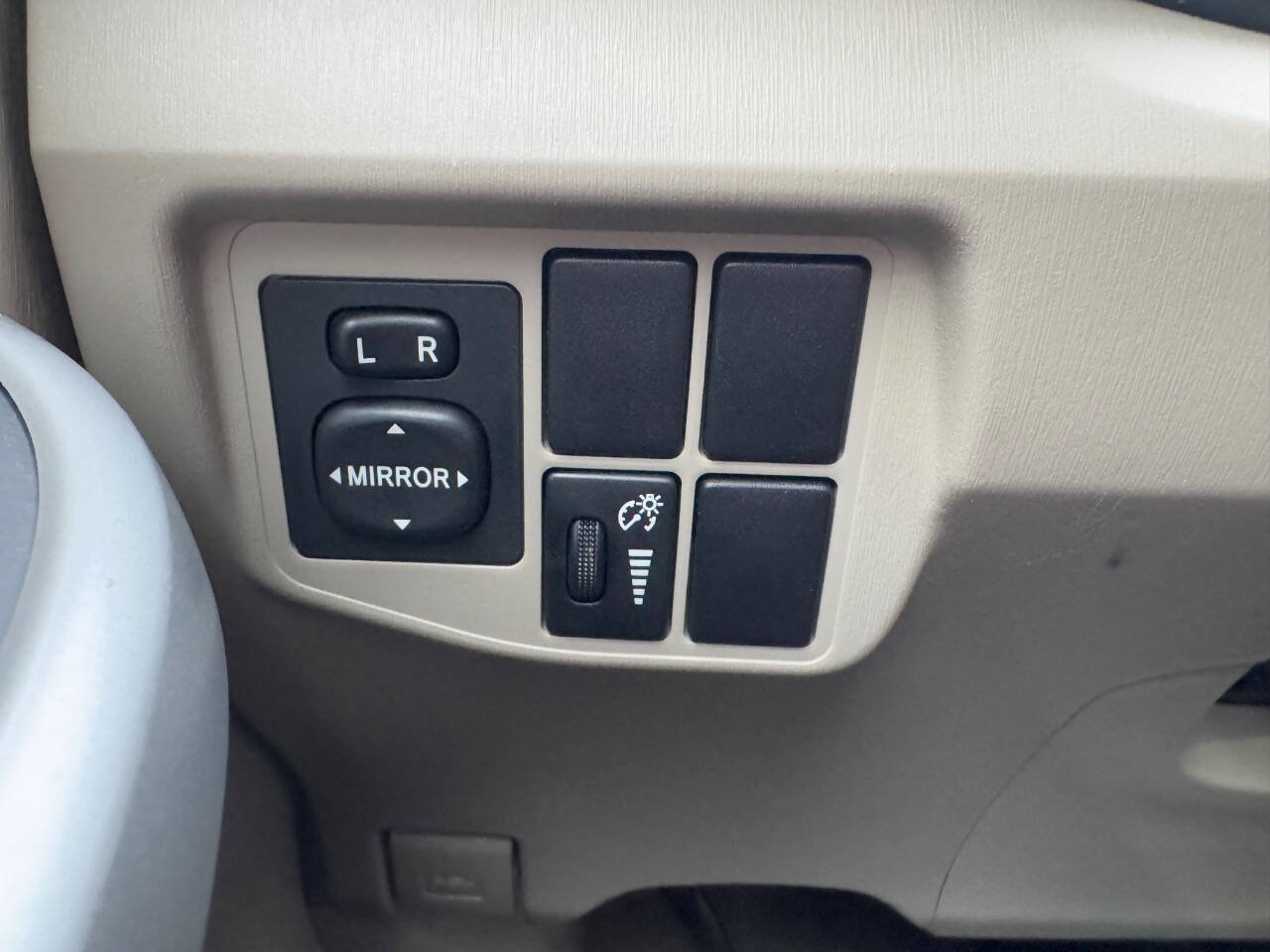 Used 2010 Toyota Prius Two image 12