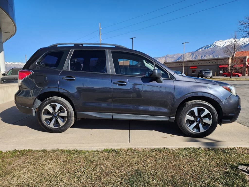 Used 2017 Subaru Forester 2.5i w/ Alloy Wheel Package AWD/4WD image 4