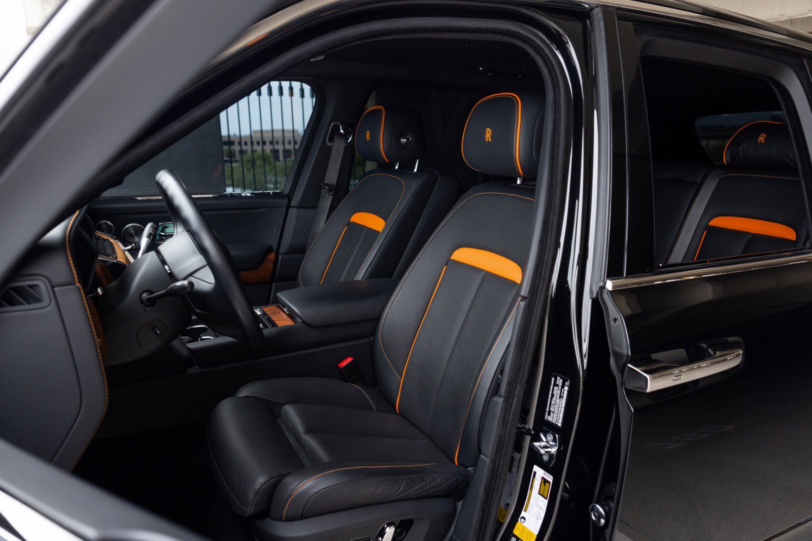 Used 2021 Rolls-Royce Cullinan image 47