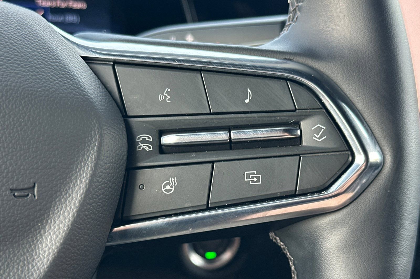 Certified 2025 Chevrolet Tahoe High Country image 38