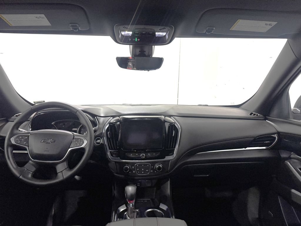 Used 2023 Chevrolet Traverse RS AWD/4WD image 2