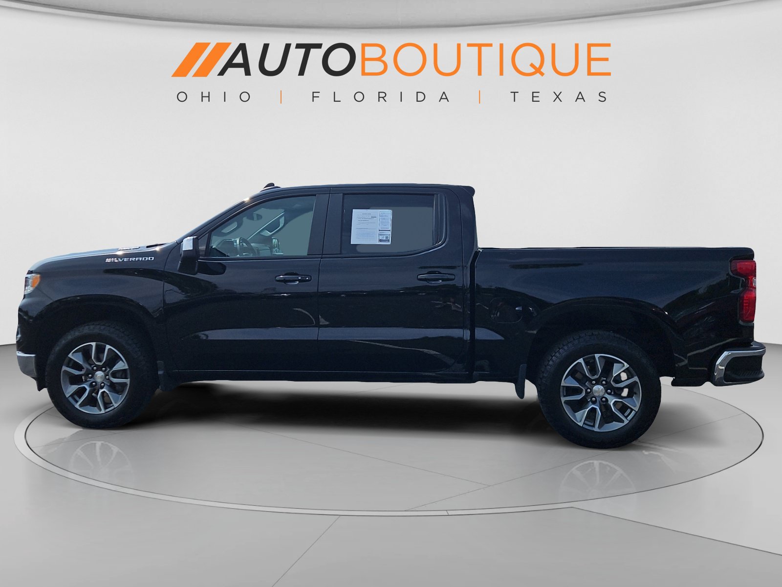 Used 2024 Chevrolet Silverado 1500 LT AWD/4WD image 2