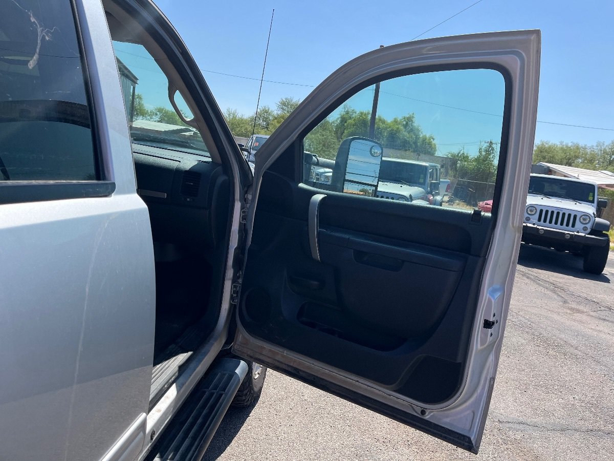Used 2014 Chevrolet Silverado 3500 LT w/ Interior Plus Package AWD/4WD image 18