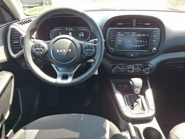 Certified 2025 Kia Soul LX w/ LX Technology Package FWD image 11