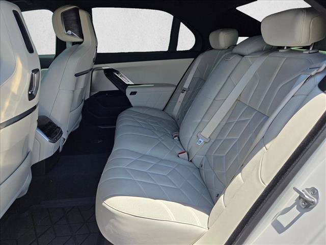 Used 2026 BMW 760i xDrive AWD/4WD image 27