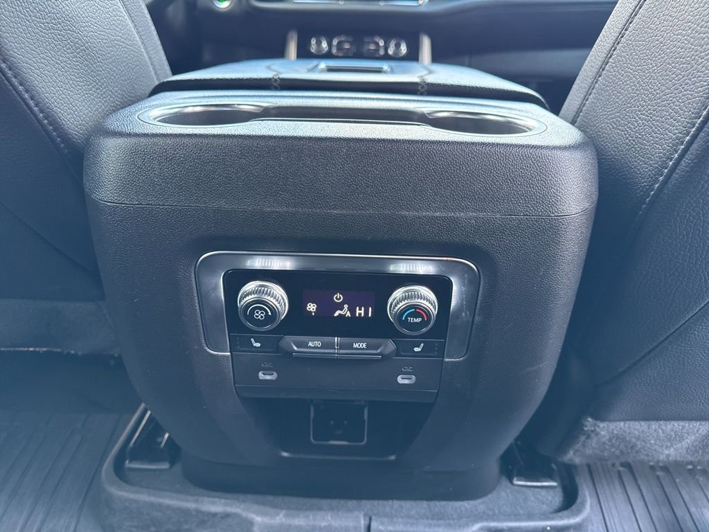 Used 2024 GMC Yukon XL Denali image 27