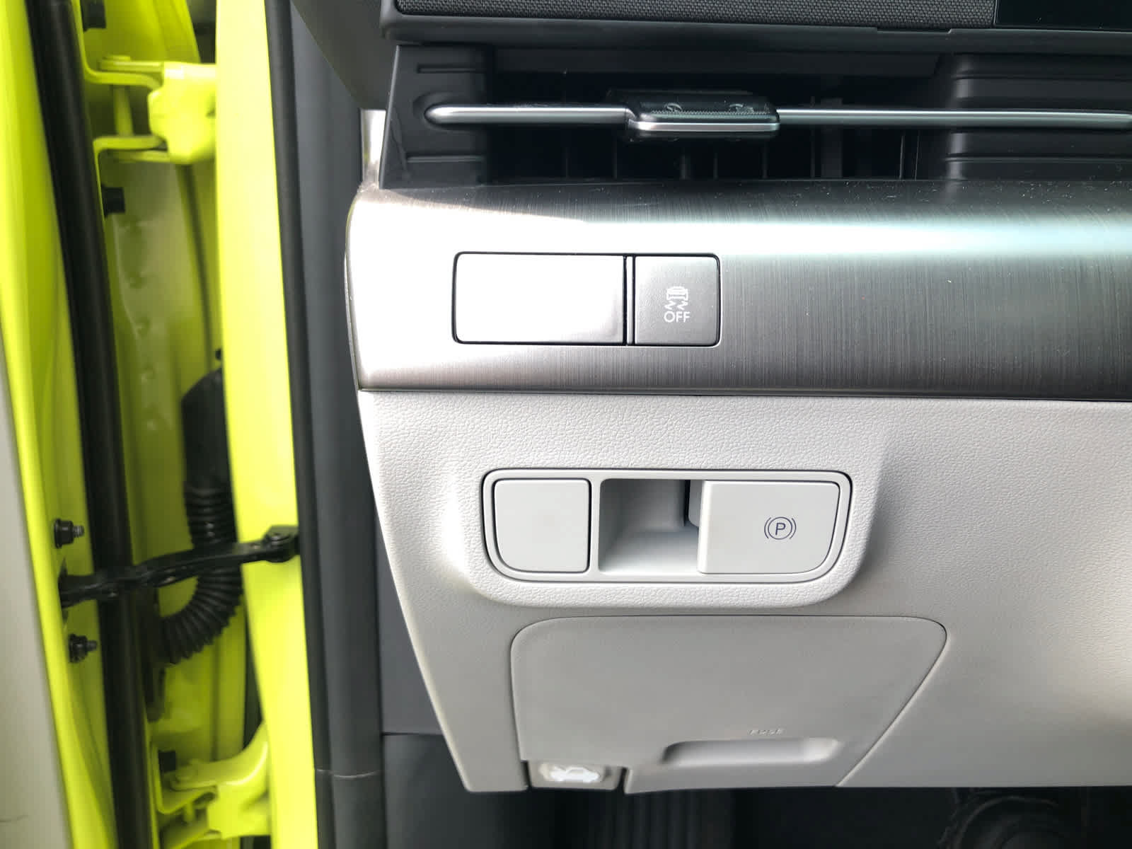 Certified 2024 Hyundai Kona SE FWD image 11