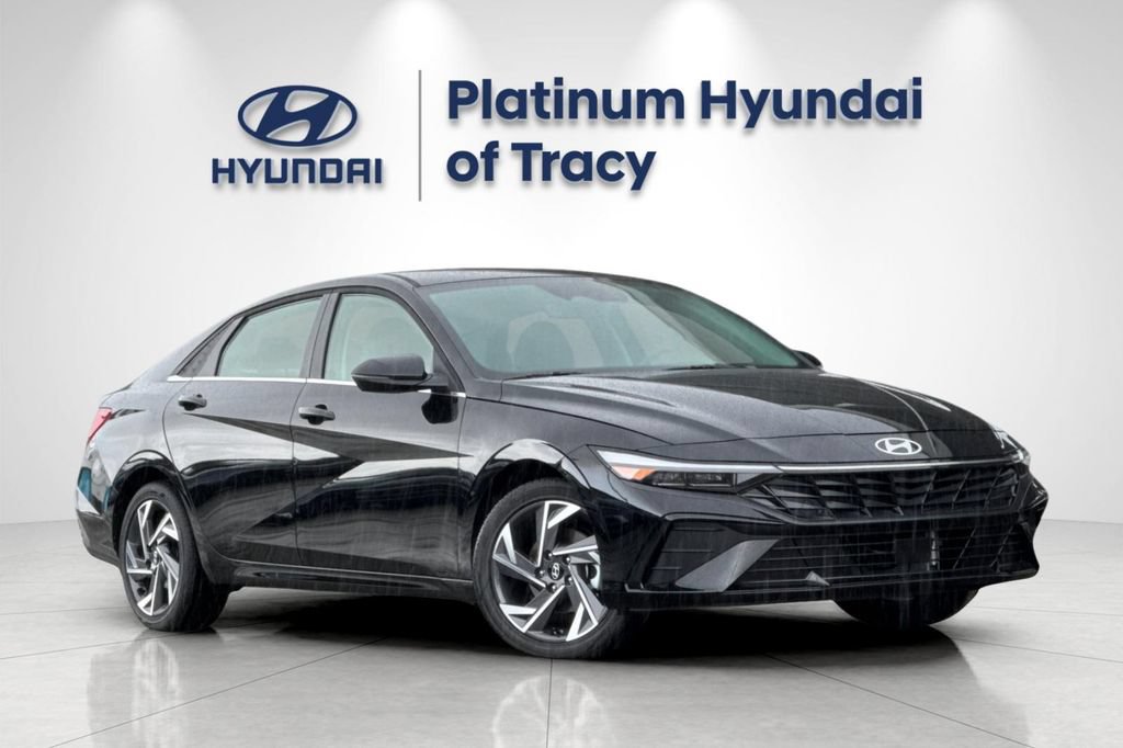 New 2026 Hyundai Elantra Limited FWD image 2