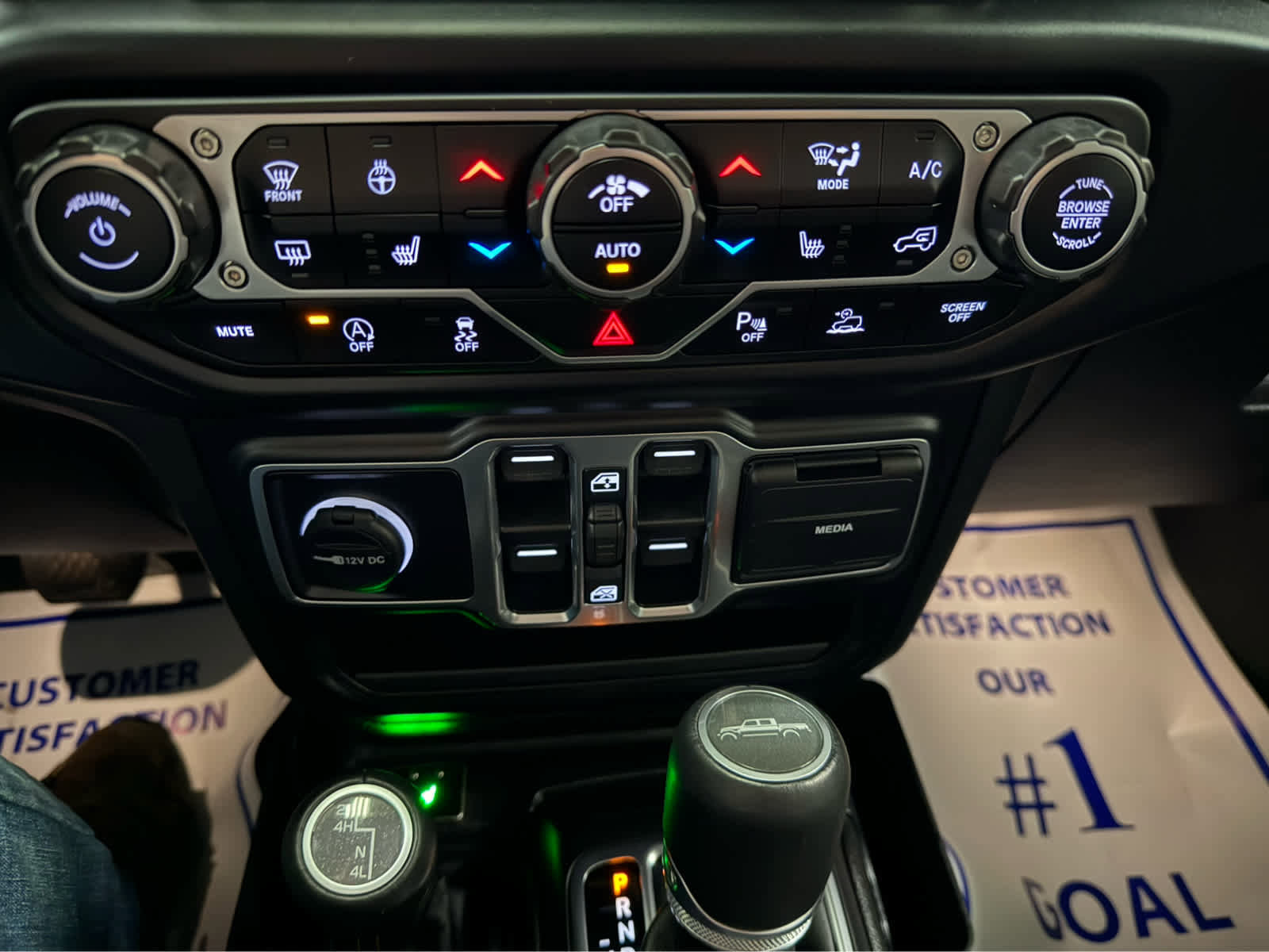 Used 2023 Jeep Gladiator Overland image 18