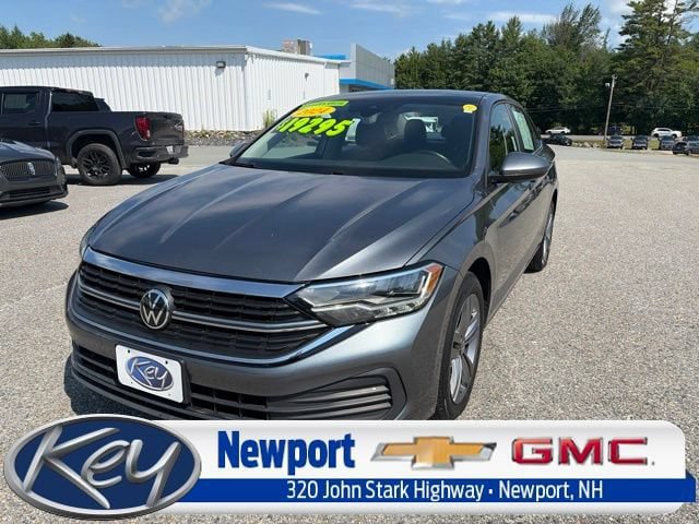 Used 2024 Volkswagen Jetta SE FWD image 1