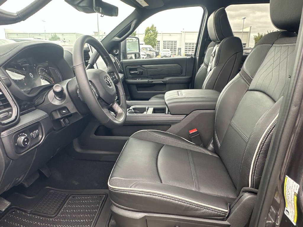 New 2026 RAM 3500 Limited AWD/4WD image 18