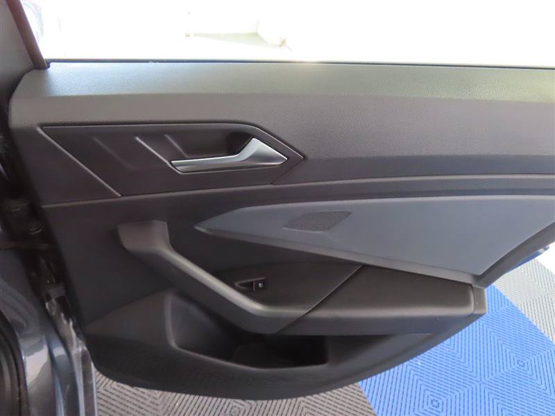 Used 2026 Volkswagen Jetta SE FWD image 31