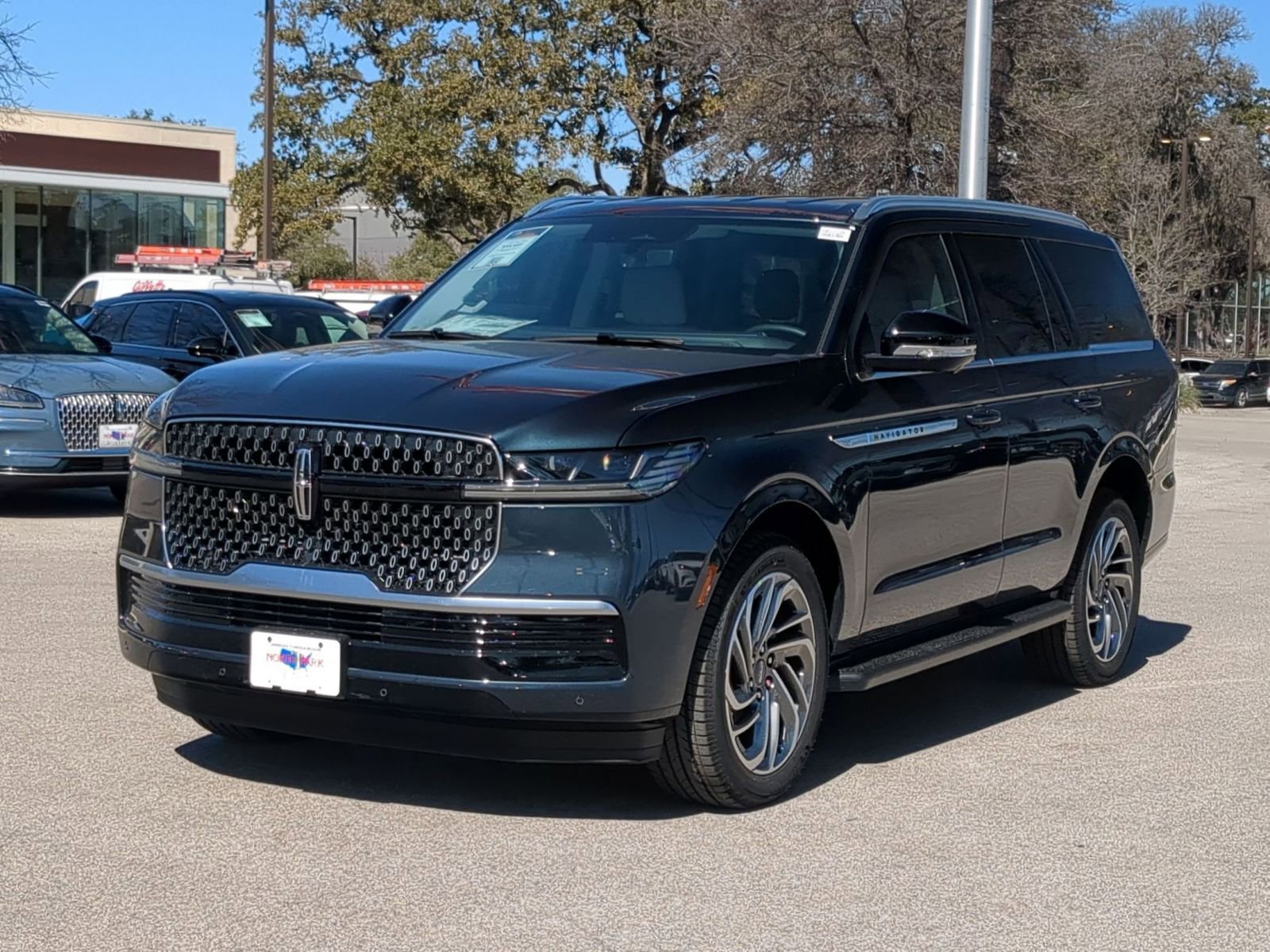 New 2026 Lincoln Navigator Premiere image 7
