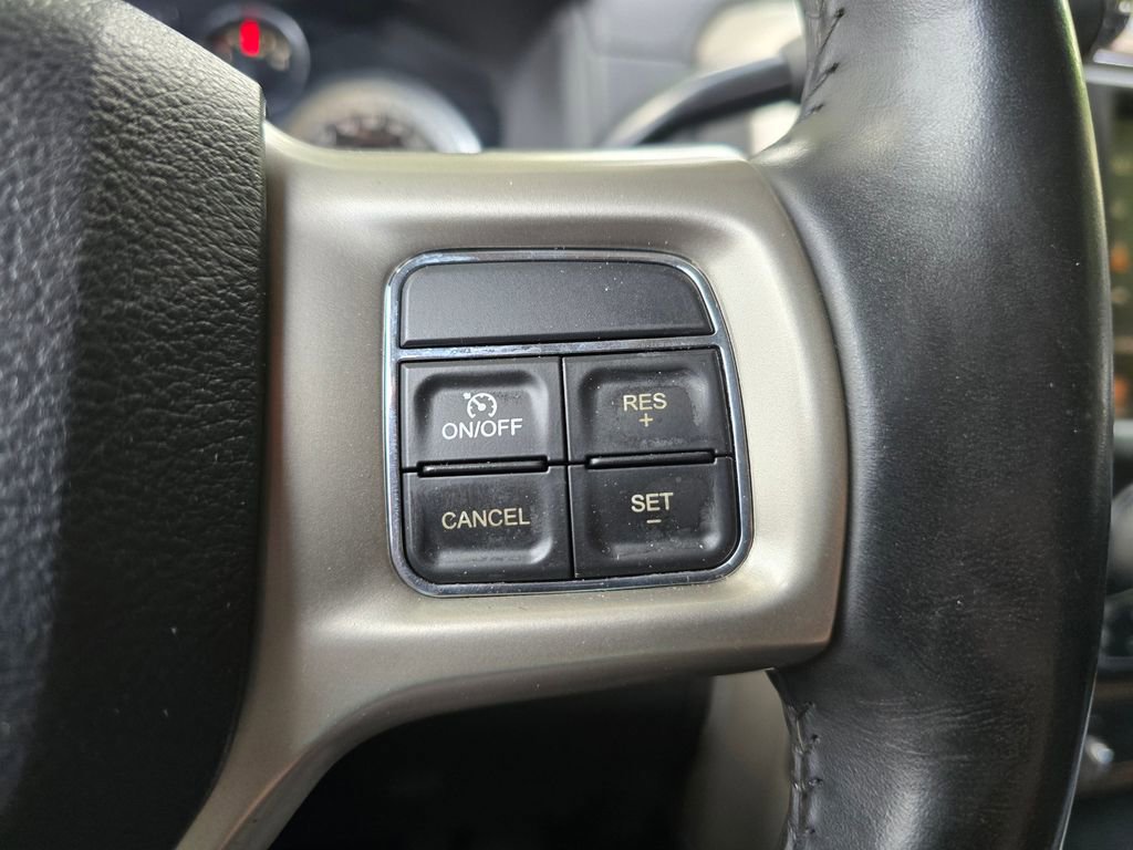 Used 2016 RAM 3500 Laramie w/ Convenience Group AWD/4WD image 27