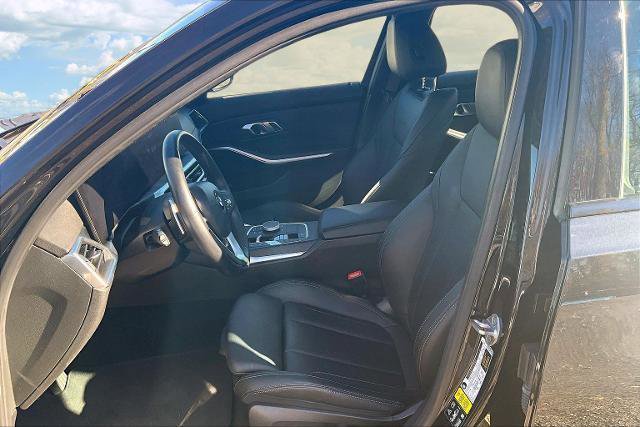 Used 2023 BMW 330i xDrive Sedan w/ Driving Assistance Package image 21