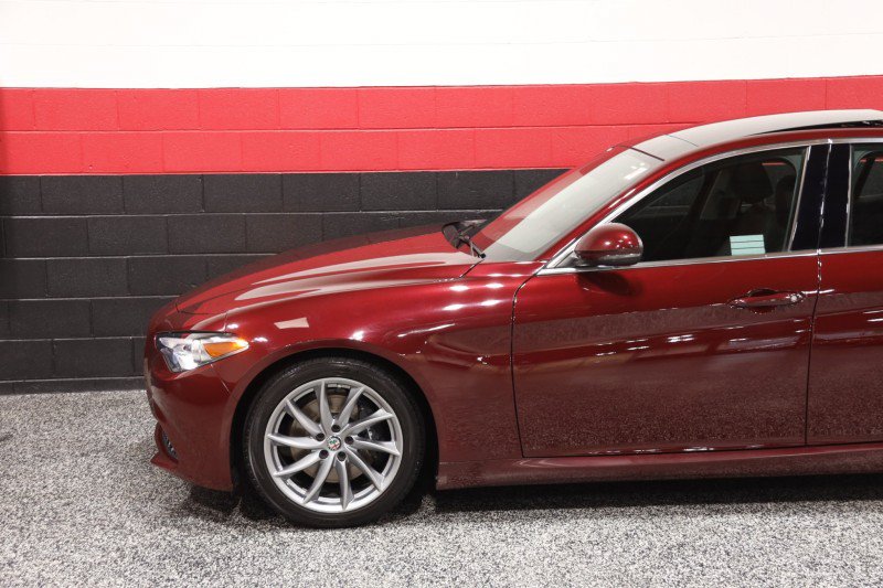 Used 2017 Alfa Romeo Giulia w/ Cold Weather Package RWD image 22
