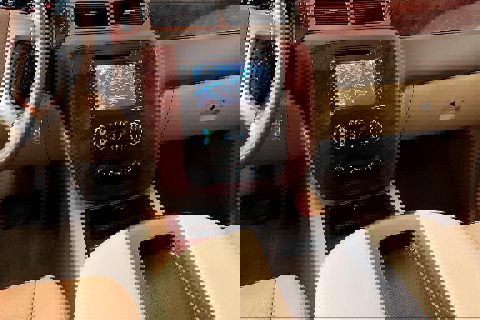 Used 2013 Chevrolet Tahoe LTZ image 6