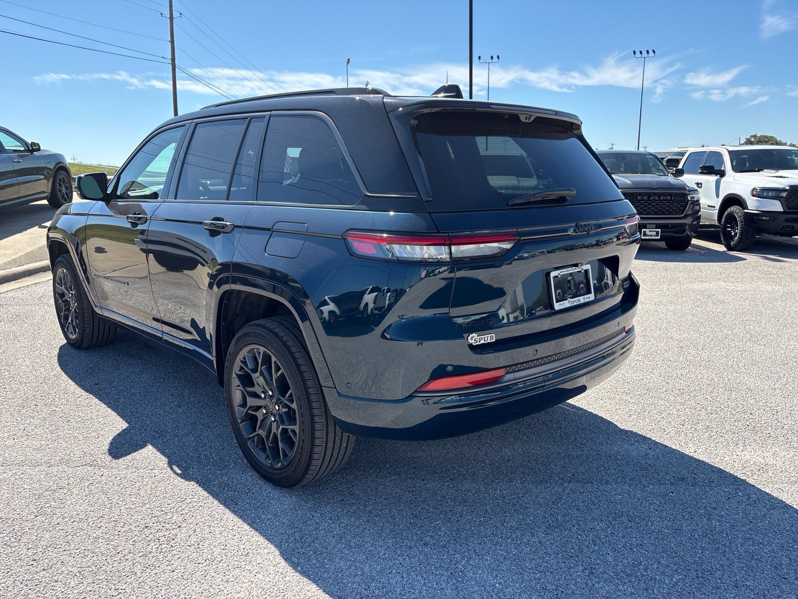 New 2027 Jeep Grand Cherokee Summit w/ Adv Protech Group IV AWD/4WD image 4