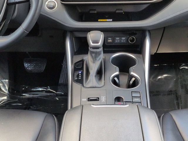 Certified 2024 Toyota Highlander XLE FWD image 19