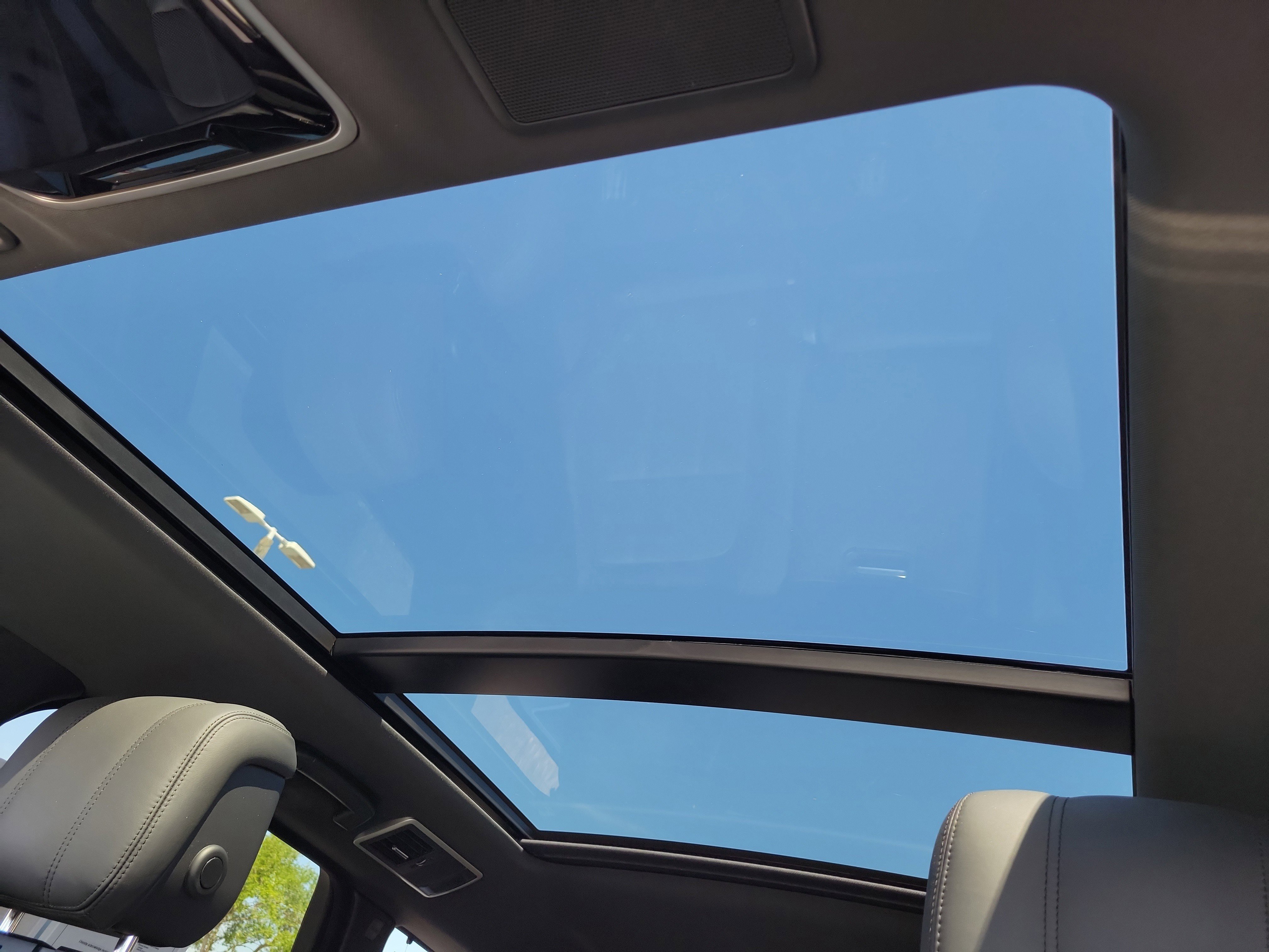 Used 2020 Land Rover Range Rover Sport HST image 29