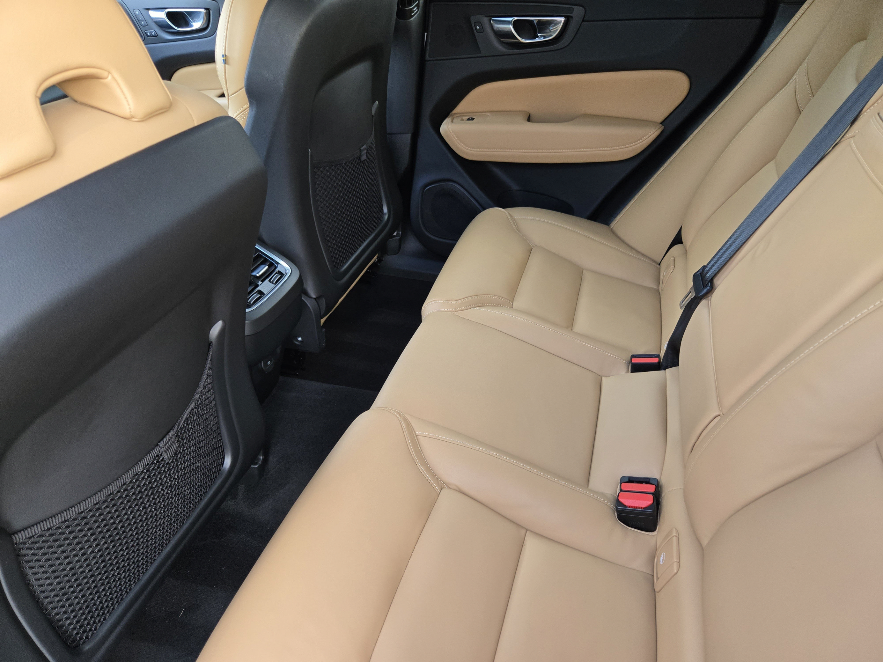 Used 2022 Volvo XC60 B5 Inscription w/ Advanced Package AWD/4WD image 26