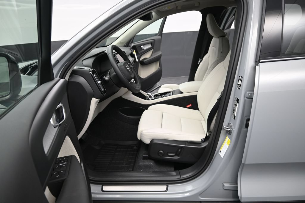 New 2026 Volvo XC40 B5 Plus w/ Protection Package Premier AWD/4WD image 10