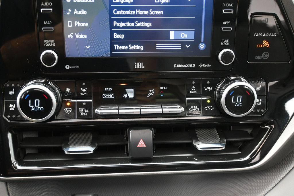 Used 2021 Toyota Highlander Limited AWD/4WD image 19