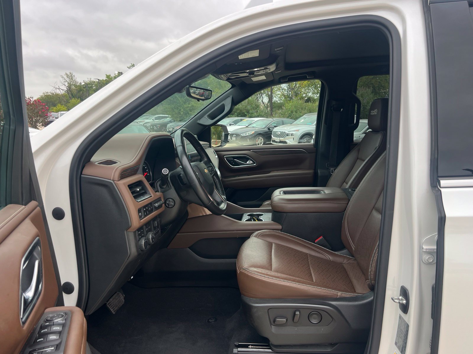 Used 2021 Chevrolet Tahoe High Country w/ Premium Package AWD/4WD image 27