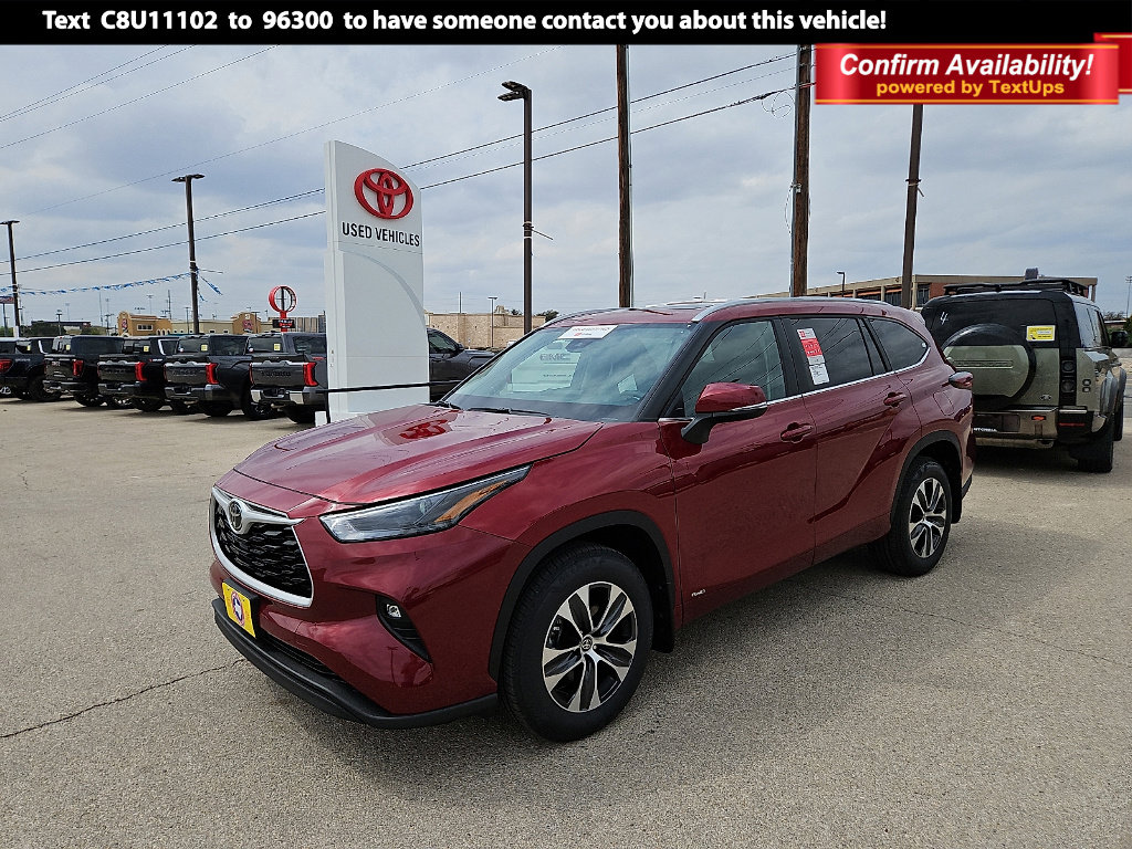 Certified 2026 Toyota Highlander XLE image 1