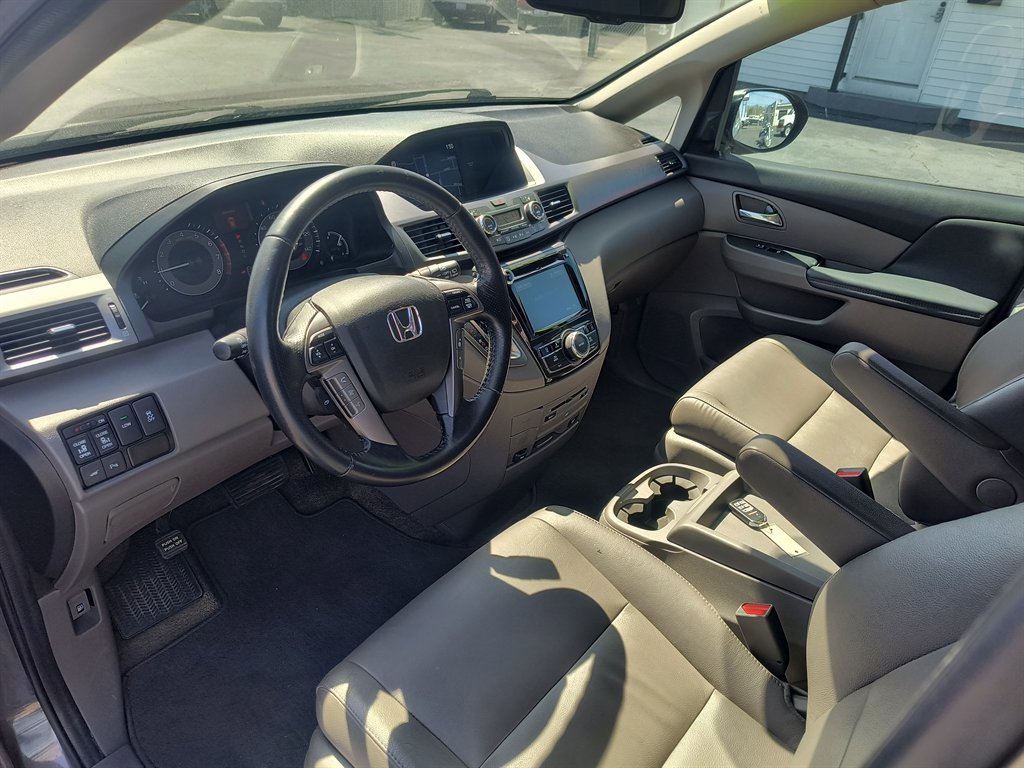 Used 2014 Honda Odyssey Touring image 13